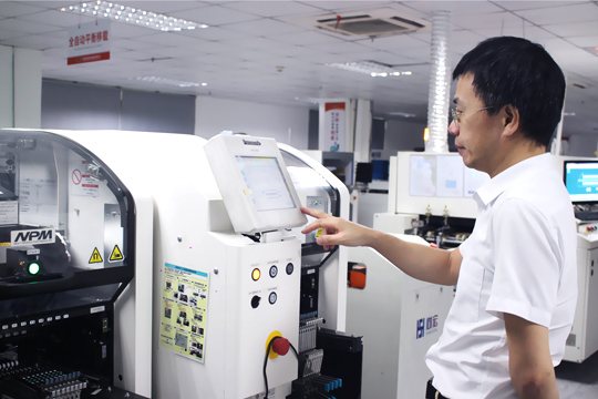 宝安日报报道：J9集团平台(china)公司官网公司顾伟 三十载初心不改 深耕LED显示屏研发